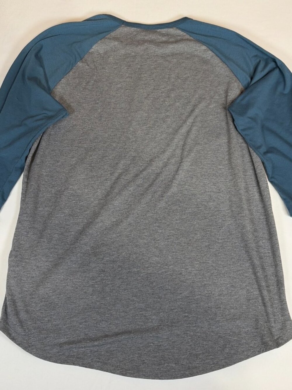 LulaRoe 3/4 Sleeve Baseball T-Shirt Women's XL Gray - Picture 2 of 5